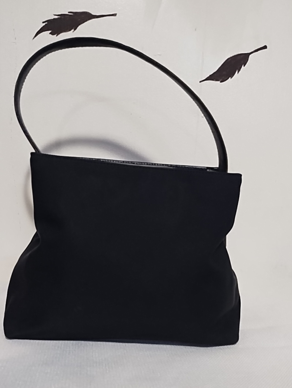Classic Black Shoulder Bag - Sleek Everyday Tote